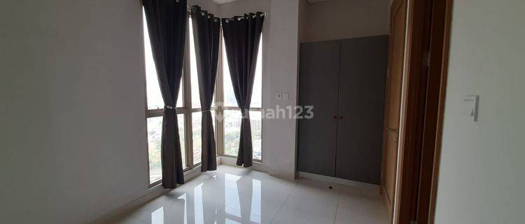 Taman Anggrek Residences Suite 3BR Semi Furnished Lantai Sedang View Pool, Taman Anggrek, Jakarta Barat 1