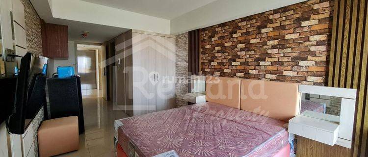 Apartemen Warhol lantai 20 , Semarang ( VnYl 2328S) 1