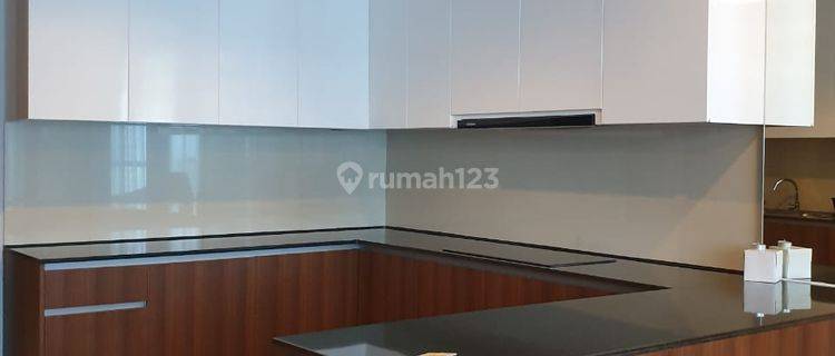 Partially Furnish, 4 Kamar Tidur, Luas 186m², Apartemen di Puri Indah 1