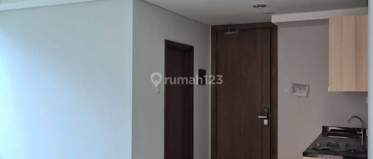 South Gate Apartment Middle Floor 1 BR 41 M2 Semifurnished 1