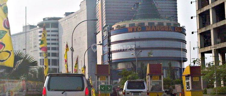 Kios di WTC Manggau Dua, depan Excalator 1