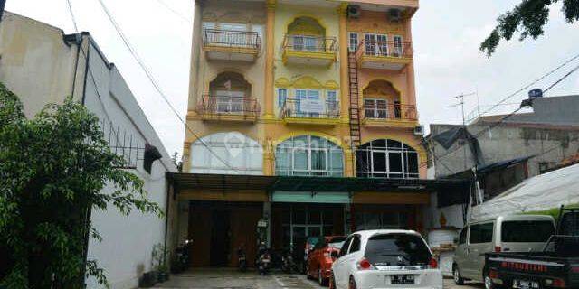 Ruko Cantik Lokasi Strategis Cocok untuk Usaha 1