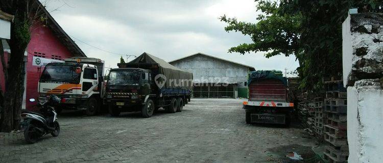 Gudang siap pakai di daerah bebas banjir  1