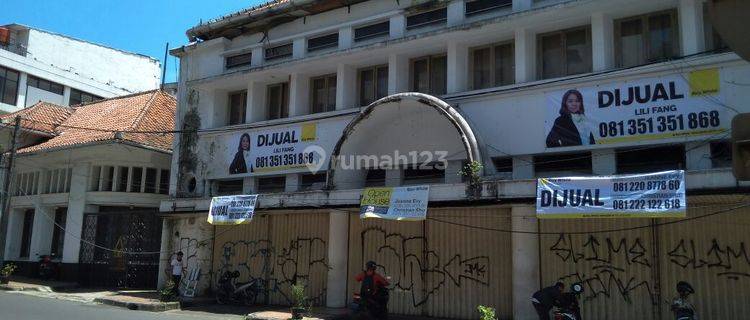 Bangunan Gedung Kantor di Sayap Asia Afrika 1