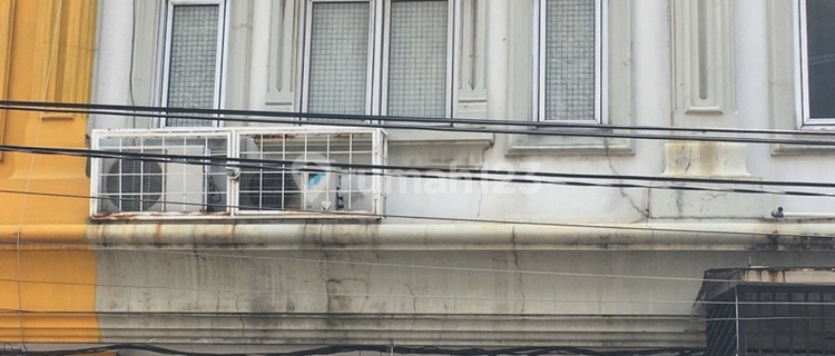 For Rent: 3 1/2 Story Shop House 1