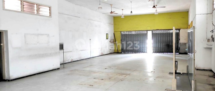 Affordable and Strategic Shop House on Semeru Street, Malang 1