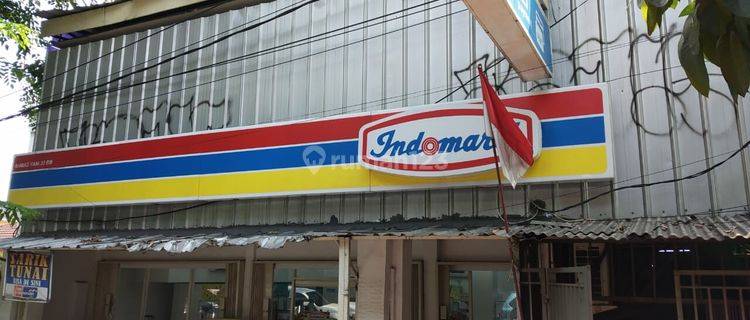 Indomaret dan kos an, by pass, jl.Ahmad Yani , utan kayu , Jakarta timur . 1