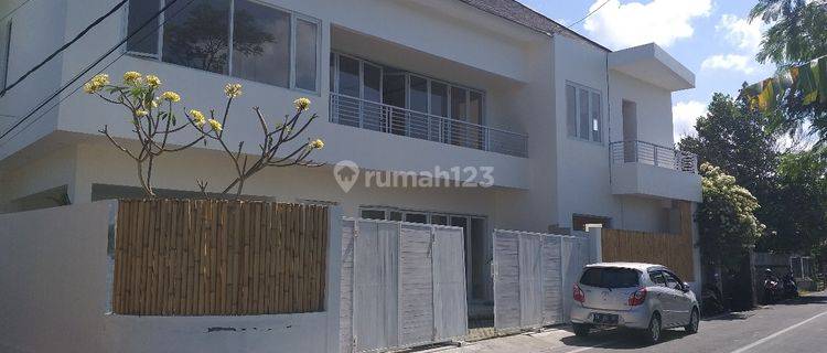 2-storey shophouse suitable for an office or residence on Berawa beach, Canggu 1