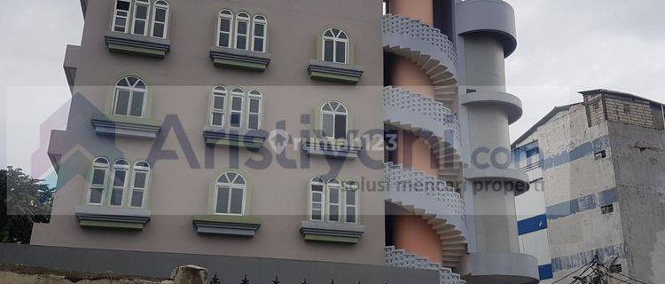 GEDUNG OFFICE SPACE ROOM atau RUMAH KOST di ARTERI PONDOK INDAH 1