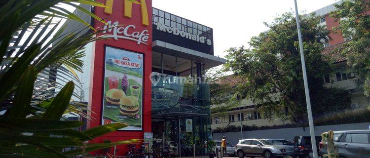 , THE BUILDING USED by Mc Donald 1