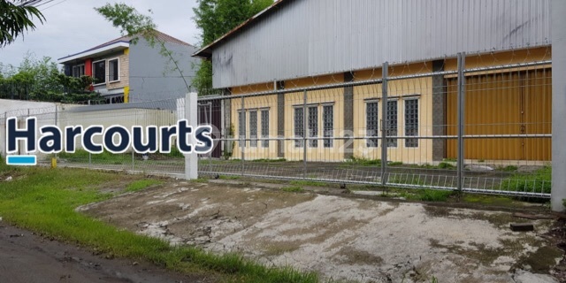 Tanah bonus bangunan gudang dan rumah tinggal di jl adisucipto laweyan solo 1