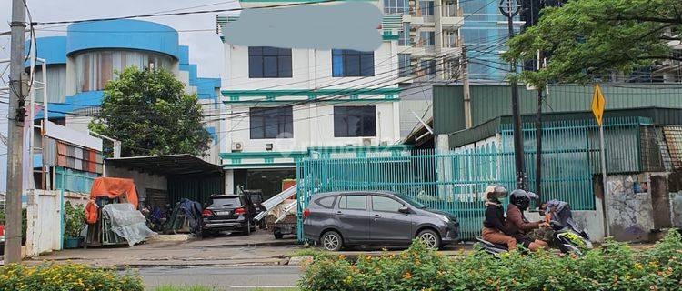 Ruang usaha kantor dan gudang siap pakai di Cut Mutia Bekasi timur 1