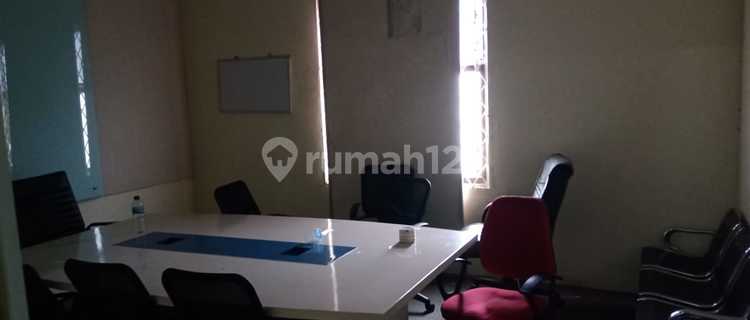 Connected shophouse in front of Jl. Raya Boulevard, bustling area, suitable for business. 1