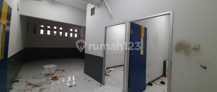 Strategic Productive Shop-House in City Center 1