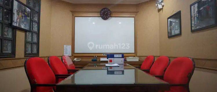 Ruko 4 Lantai, Furnished, Lokasi Strategis, Harga Termurah 1