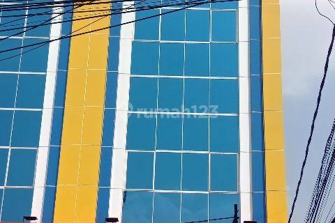 Ruko Cempaka Putih 4 Lantai Baru Full Furnished LT 90 m (4,5 m X 20 m), Parkir 3 Mobil 1