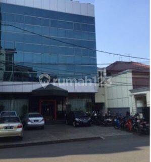 Gedung Strategis 5 Lantai di Pusat Kota Jakarta Timur 1