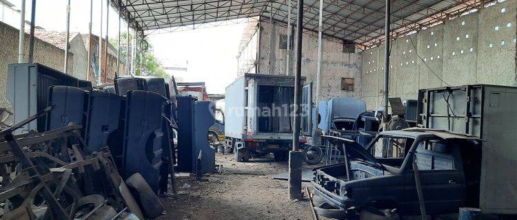 Workshop di Jl. Raya Plumpang Semper, Tg. Priok, Jakarta Utara 1