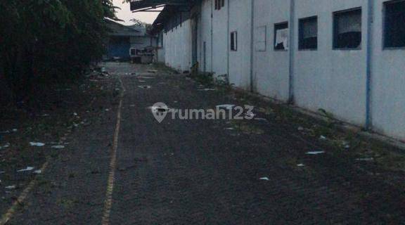 Gudang eks pabrik di Tangerang Jakarta 1