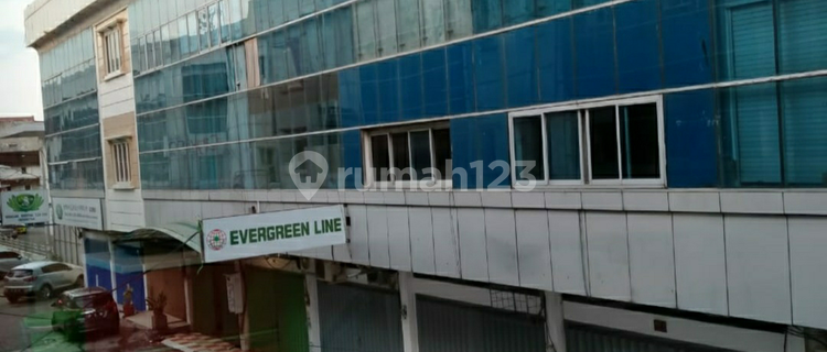 For Rent: 2 Commercial Units Plus Vacant Land in Ahmad Yani Office Complex 1