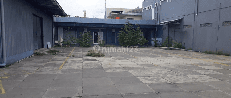 kan Gudang dan Kantor Tengah Kota 1