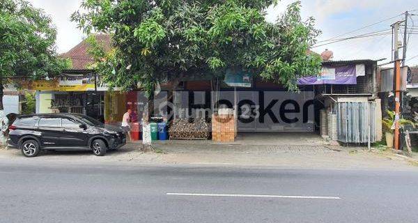 Spacious building, former building shop in the Seminyak Umalas area 1