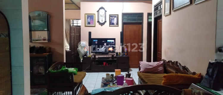 Ruko Luas Hitung Tanah Cocok Untuk Usaha di Jendral Amir Mahmud, Cimahi 1