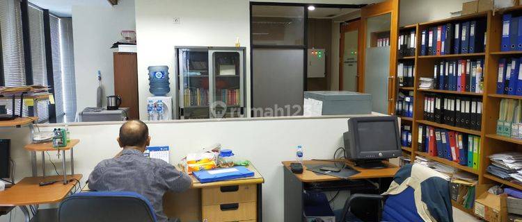 Ruang kantor di ITS Tower Jl Raya Pasar Minggu 1