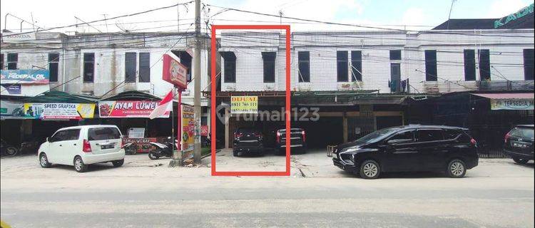 Dijual Ruko 2lt murah, tengah kota, tepi jalan besar dan nego di Jl. KH. Ahmad Dahlan - Pekanbaru 1