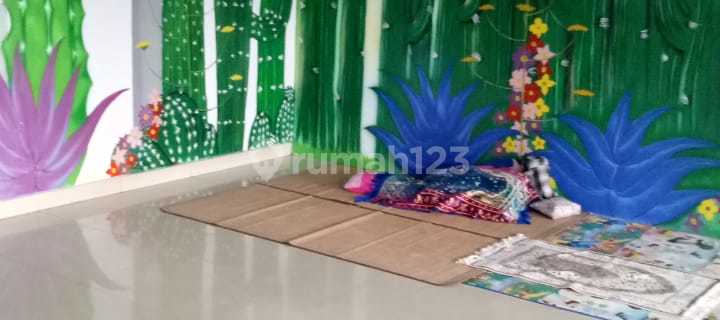 Shop house in the city center, guaranteed to be bustling on Mohamad Toha Street. 1