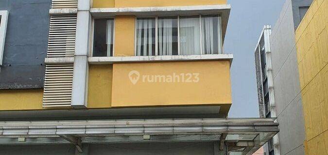 Ruko Hoek 3 Lantai Siap Pakai di Sinpasa Summarecon Bekasi 1