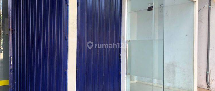 Shophouse for rent fronting the main road suitable for an office or bank  1