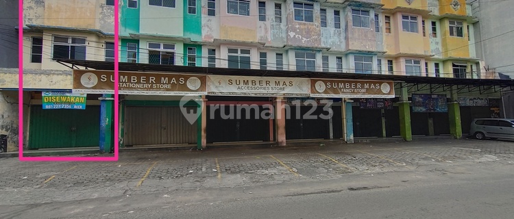 3-Story Shop House in Keprabon, Solo 1