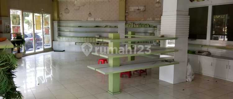 For Rent: 3-Story Shop House, Land Area 180 m2, Building Area 540 m2, at Segi 8 Darmo Harapan Plaza Shop House. 1