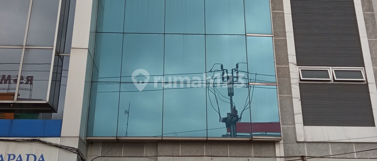 Ready-to-use shop house on Merdeka Street, Tangerang 1