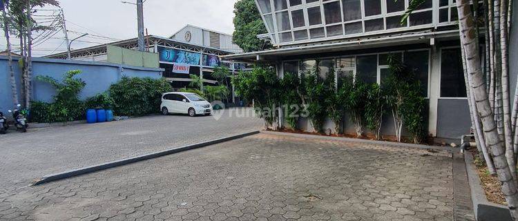 GEDUNG KANTOR.TEMPAT FUTSAL.HARGA DI BWH NJOP DI KEBON JERUK 1