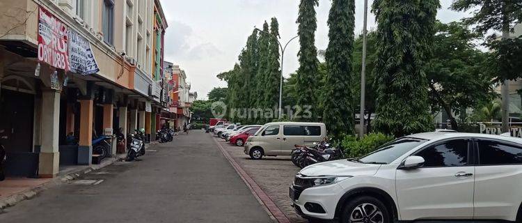 Ruko gandeng grand surya area Jakarta Barat bagus dan luas lokasi juga strategis harga terjangkau 1