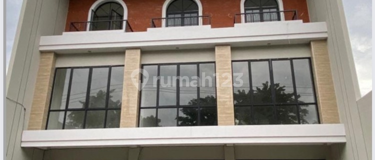 Ruko Manukan Tama - Manukan Kulon - Tandes Parkiran LUAS  1