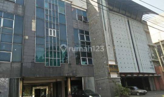 gedung tempat usaha tengah kota strategis murah di mainroad pelajar pejuang 1