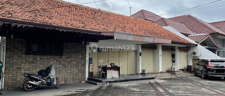 Bangunan 1lantai rapi terawat pinggir jalan raya protokol 1