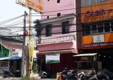 Ruko Mainroad Kebon Kawung Bandung . Tepat seberang Stasiun Kereta Api. 1