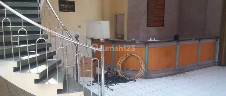 Bangunan kantor di Puri Anjasmoro (YNG) 1