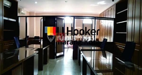 Ruko mewah di jalan Gajahmada 1