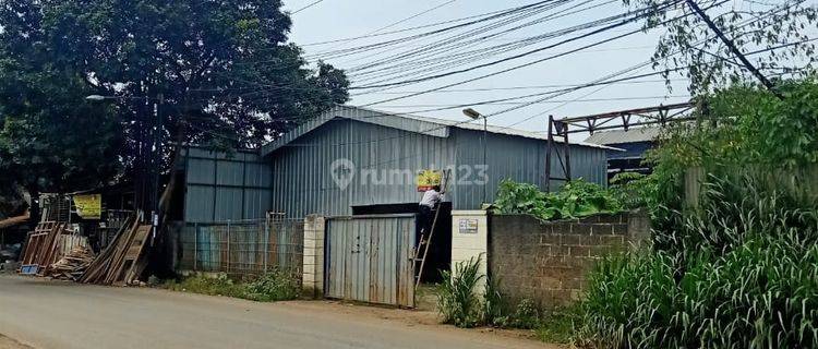 Gudang pinggir jalan raya di Cikeas 1
