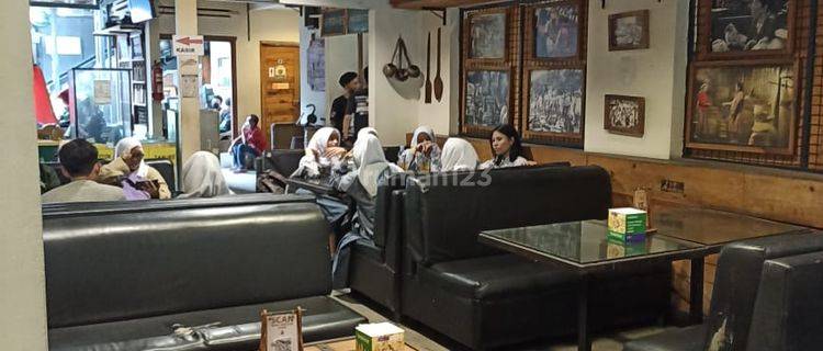 Ruang Usaha ,CaFe AktiF di JL. Cisangkuy  1