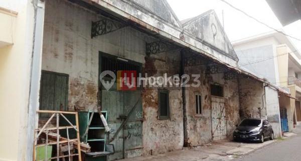 Gudang bangunan kuno di jalan Kalikuping 1