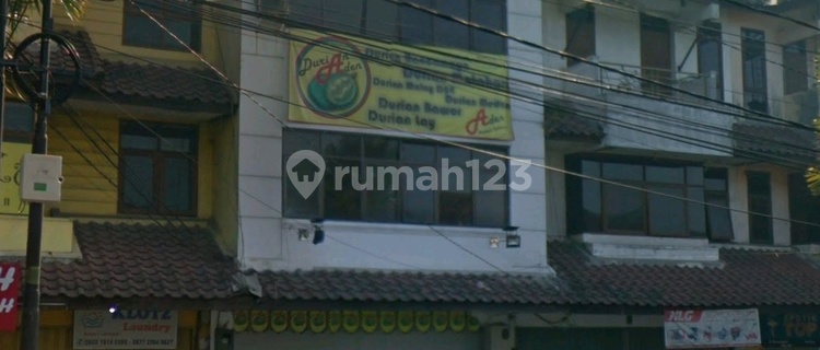 For Rent: Main Road Shop House in Batununggal 1