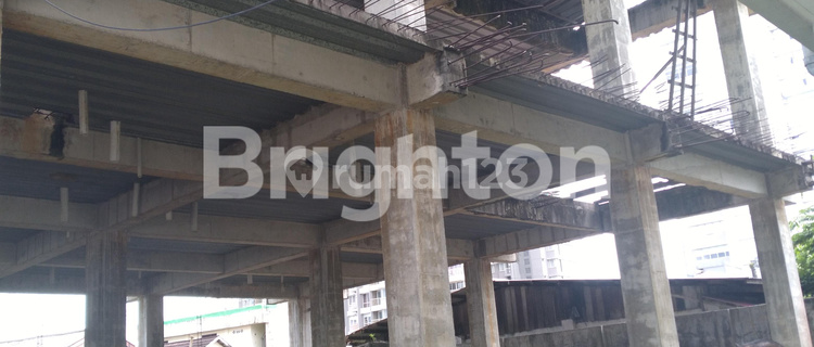 SHOPHOUSE IN THE JL JEND. SUDIRMAN AREA 1