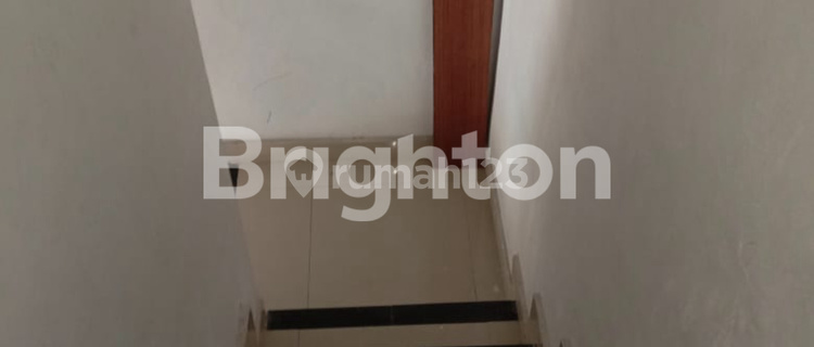 ROW HOUSES (SHOP HOUSES) CONNECTED ON THE MAIN ROAD SIDE OF GYANYAR BALI 1