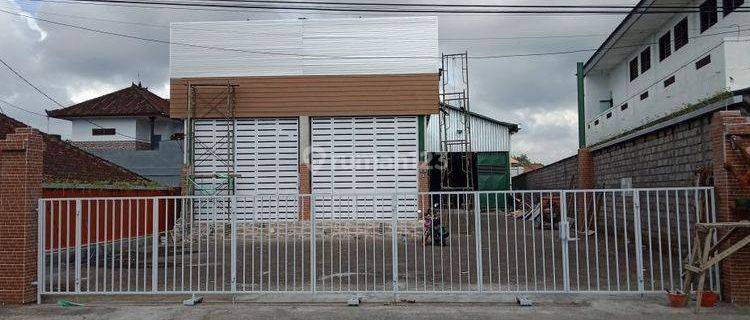 Complete warehouse and permit office on the main street of Denpasar 1